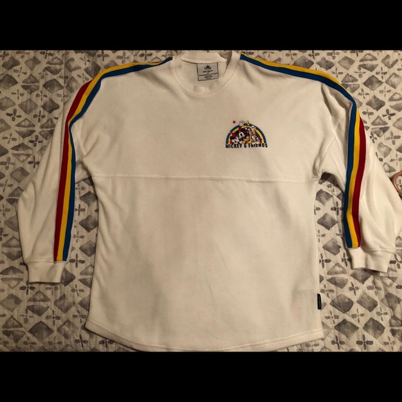 *RARE* Disney “Feelin Classic” Spirit Jersey - Picture 1 of 3